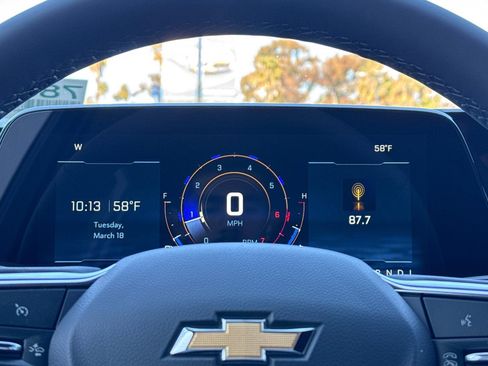 New 2025 Chevrolet Equinox LT FWD image 25