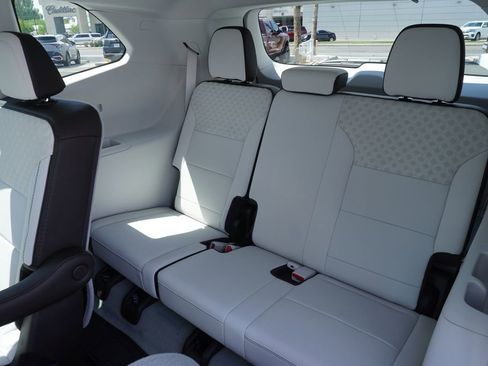 New 2025 GMC Acadia Denali w/ LPO, All-Weather Package image 10