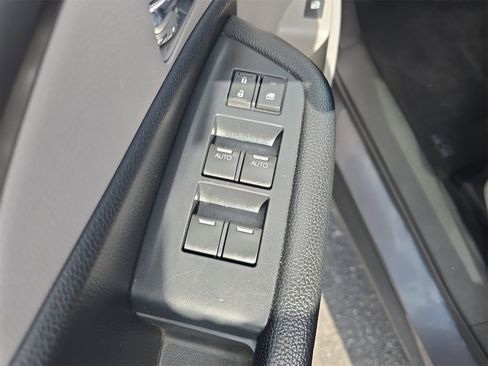 Used 2020 Honda Pilot LX image 12