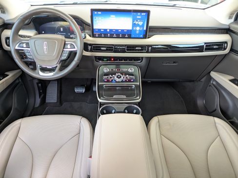 Used 2022 Lincoln Nautilus Reserve FWD image 16