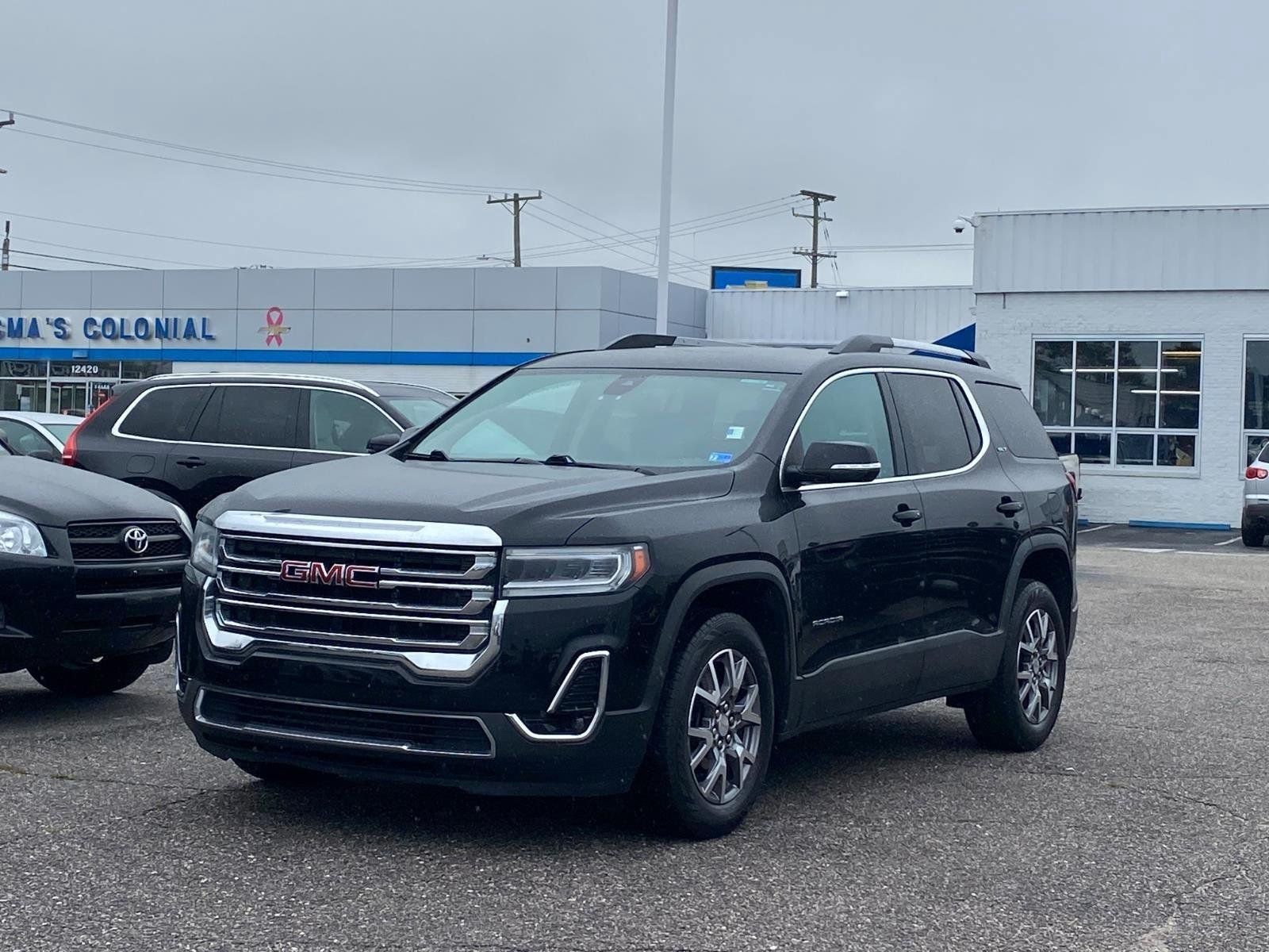 Used 2021 GMC Acadia SLT w/ LPO, Floor Liner Package FWD image 2