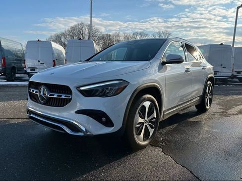 Used 2024 Mercedes-Benz GLA 250 4MATIC image 2