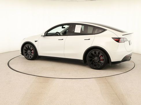 Used 2023 Tesla Model Y Performance AWD/4WD image 3