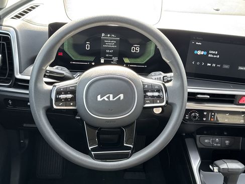 Certified 2025 Kia Sorento LX image 24