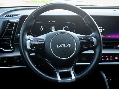 Used 2023 Kia Sportage EX image 6