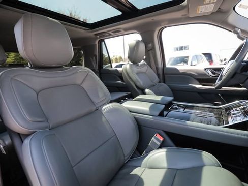 Used 2018 Lincoln Navigator L Select w/ Technology Package AWD/4WD image 64