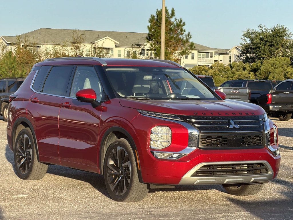 Used 2023 Mitsubishi Outlander SEL FWD image 1