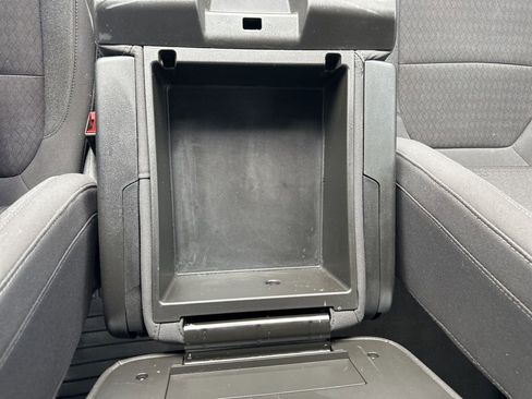 Used 2022 Chevrolet Silverado 2500 Custom w/ Custom Convenience Package image 7