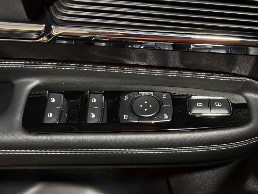 Certified 2022 Lincoln Corsair AWD w/ Premium Package image 8