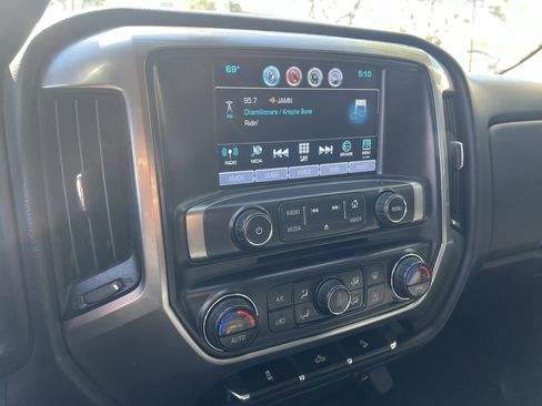 Used 2019 Chevrolet Silverado 2500 LT w/ LT Convenience Package image 16