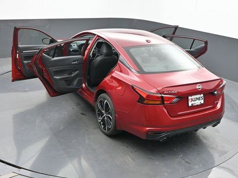Used 2024 Nissan Altima 2.5 SR w/ SR Premium Package image 67