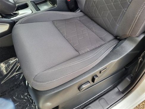 Used 2025 Nissan Frontier SV image 24