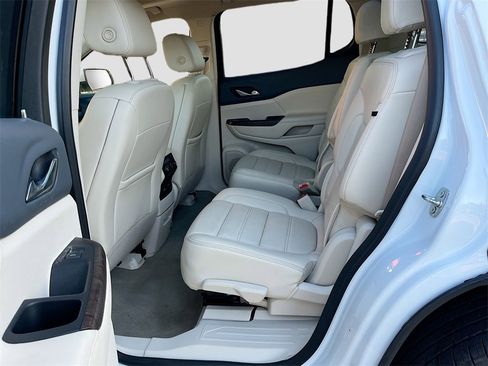 Used 2022 GMC Acadia Denali w/ Denali Ultimate Package image 25