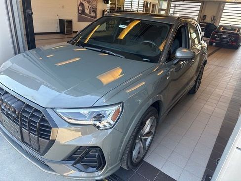 Used 2023 Audi Q3 2.0T Premium Plus w/ Premium Plus Package AWD/4WD image 2
