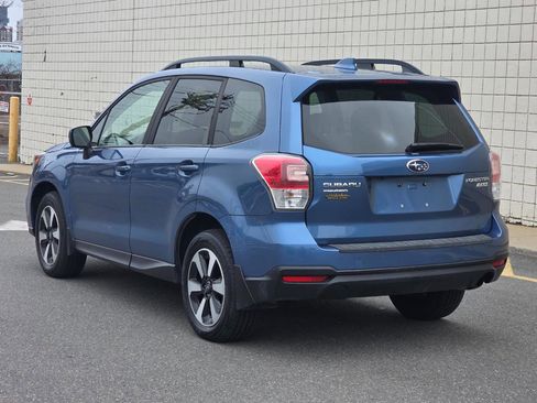 Used 2017 Subaru Forester 2.5i Premium image 5