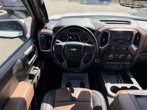 Used 2019 Chevrolet Silverado 1500 High Country w/ Technology Package AWD/4WD image 14