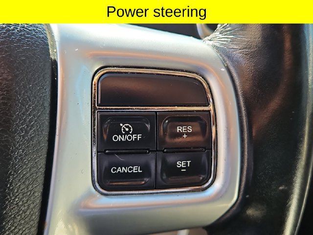 Used 2011 Chrysler Town & Country Touring-L w/ Entertainment Group #2 FWD image 11
