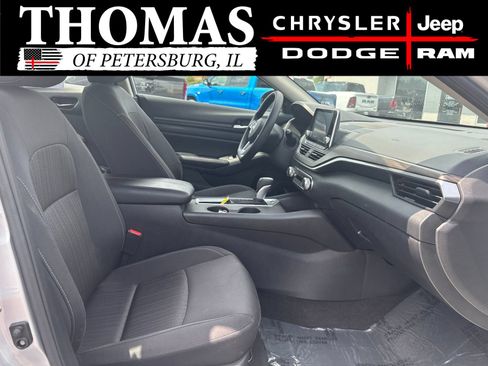 Used 2025 Nissan Altima 2.5 SV FWD image 24