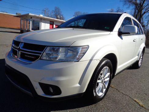 Used 2013 Dodge Journey SXT w/ Flexible Seating Group image 1