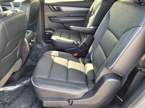 Used 2025 Buick Enclave Sport Touring image 10