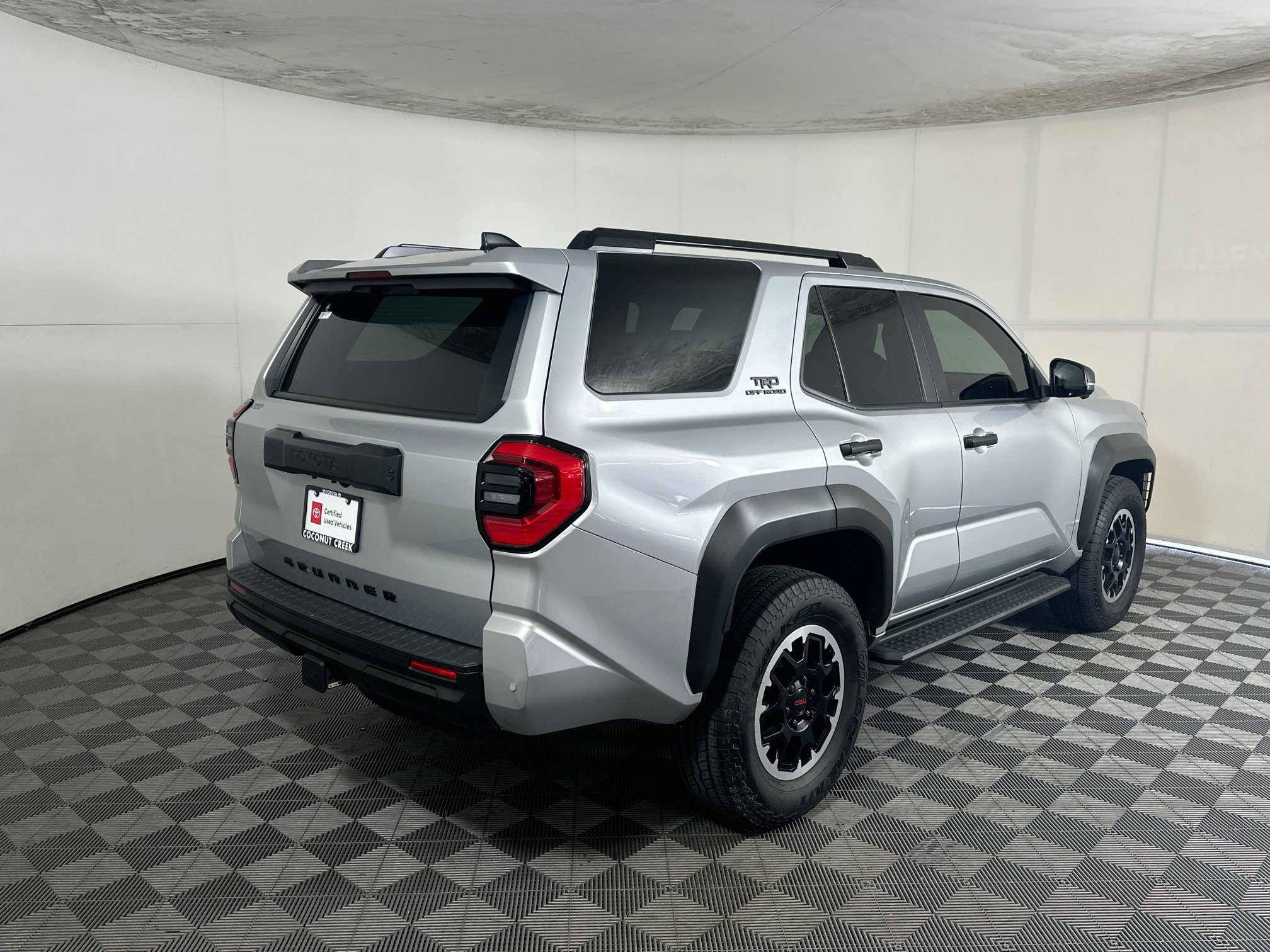 Certified 2025 Toyota 4Runner TRD Off-Road Premium AWD/4WD image 3