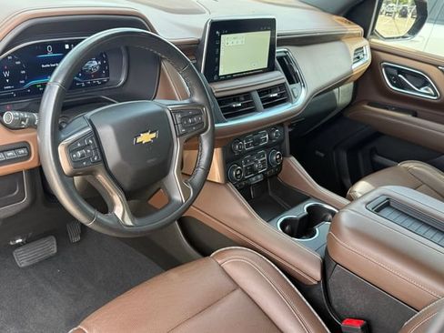 Used 2023 Chevrolet Suburban High Country w/ Premium Package 2 AWD/4WD image 10
