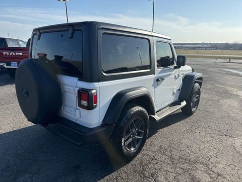 Used 2024 Jeep Wrangler Sport AWD/4WD image 10