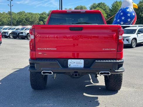 Used 2025 Chevrolet Silverado 1500 Custom Trail Boss AWD/4WD image 4