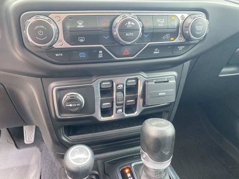 Used 2023 Jeep Wrangler Unlimited w/ 8.4" Radio Group AWD/4WD image 29