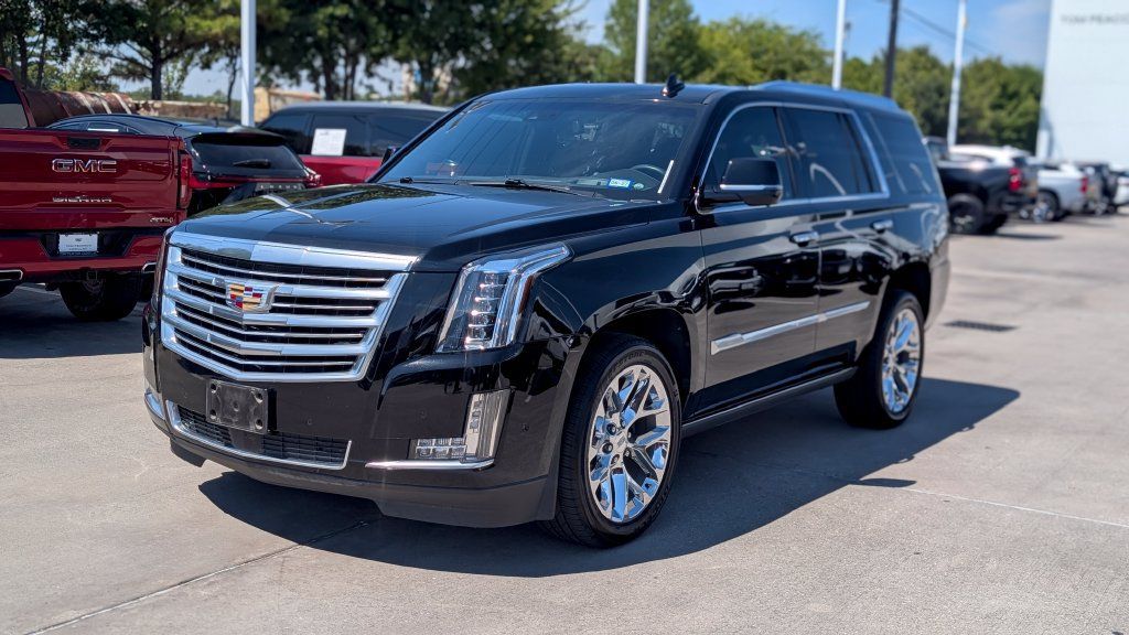 Used 2020 Cadillac Escalade Platinum AWD/4WD image 3