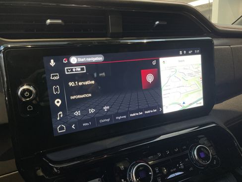 Used 2024 GMC Sierra 2500 AT4 w/ AT4 Premium Plus Package AWD/4WD image 29