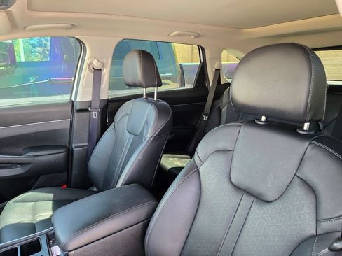 Used 2022 Kia Sorento S w/ Panoramic Sunroof Package FWD image 22