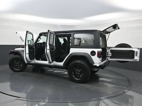 Used 2022 Jeep Wrangler Unlimited Sport AWD/4WD image 34
