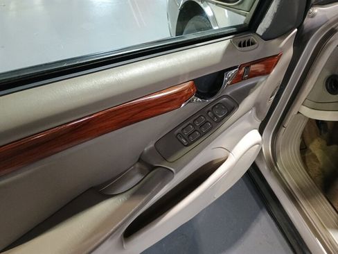 Used 2001 Cadillac De Ville FWD image 27