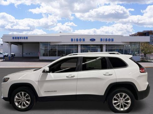 Used 2019 Jeep Cherokee Latitude w/ Cold Weather Group AWD/4WD image 6