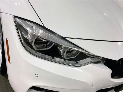 Used 2018 BMW 330i xDrive Sedan w/ M Sport Package image 26