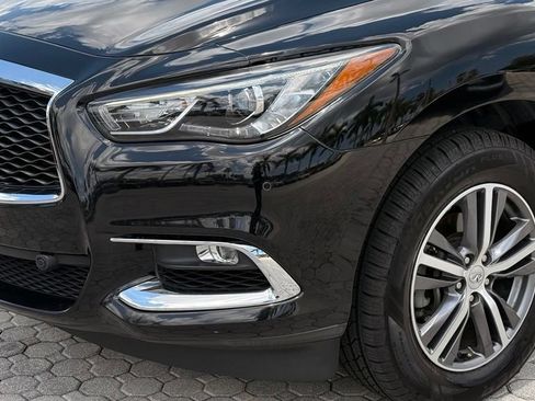 Used 2020 INFINITI QX60 Luxe w/ Essential Package FWD image 17