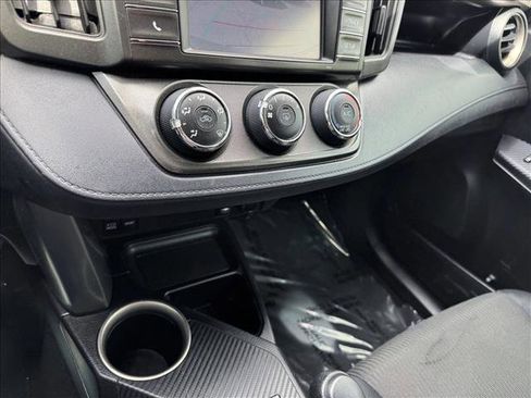 Used 2014 Toyota RAV4 LE FWD image 16