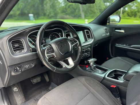 Used 2015 Dodge Charger SXT RWD image 18