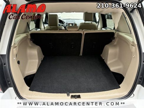 Used 2014 Land Rover LR2 HSE image 20