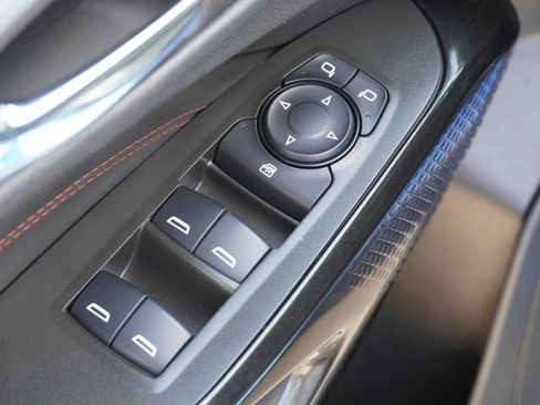 Used 2024 Chevrolet Trax RS w/ Sunroof Package FWD image 21
