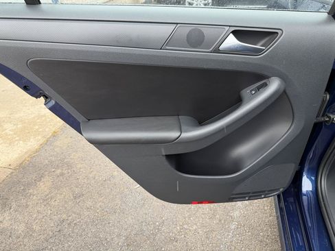 Used 2012 Volkswagen Jetta SE FWD image 14