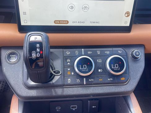 Used 2024 Land Rover Defender 110 X AWD/4WD image 19