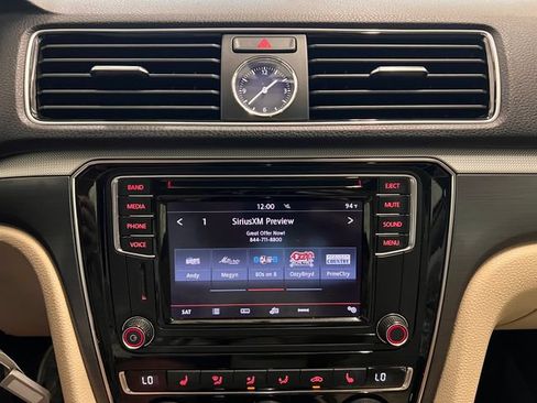 Used 2017 Volkswagen Passat 1.8T R-Line w/ R-Line Lighting Package FWD image 24