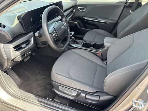 Used 2025 Kia K4 LXS image 16