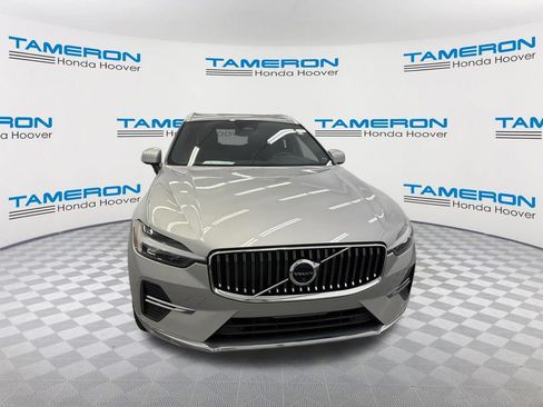 Used 2023 Volvo XC60 B5 Plus FWD image 8