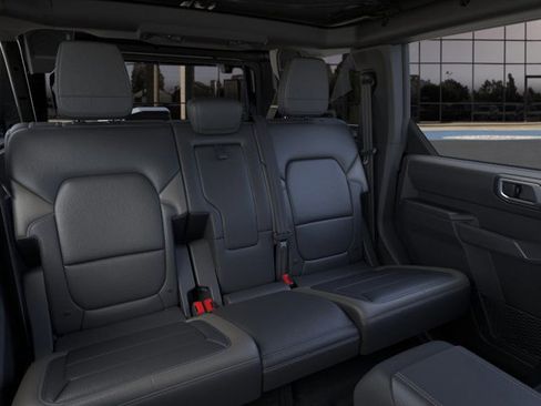 New 2026 Ford Bronco Outer Banks w/ Sasquatch Package image 11