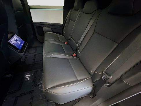 Used 2024 Tesla Cybertruck AWD Crew Cab image 13