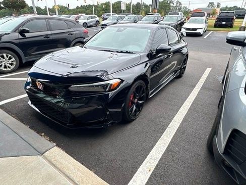 Used 2025 Honda Civic Type R image 3