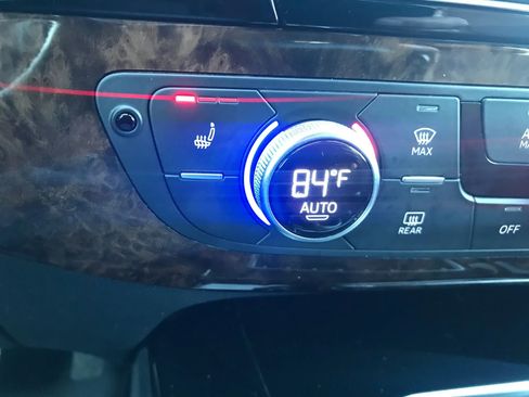 Used 2018 Audi Q7 3.0T Premium image 26